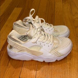 Women’s white Nike huaraches
